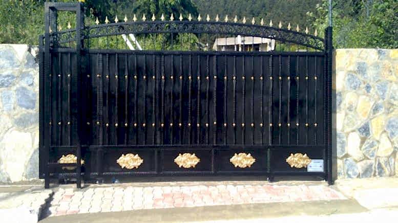 Bahçe Kapısı 4